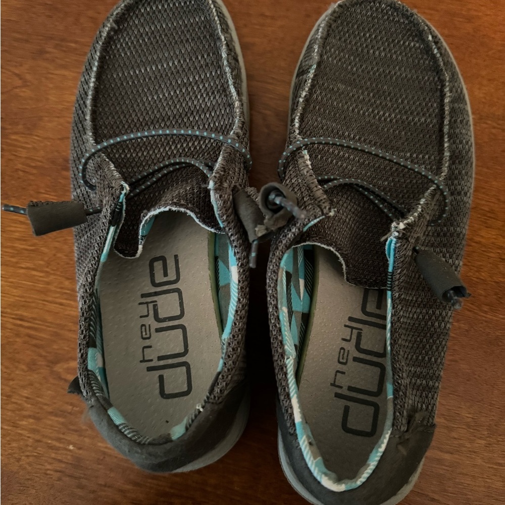 Boys’ size 5 Hey Dudes
